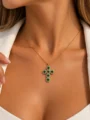 Emerald Glow Κολιέ με Σταυρό